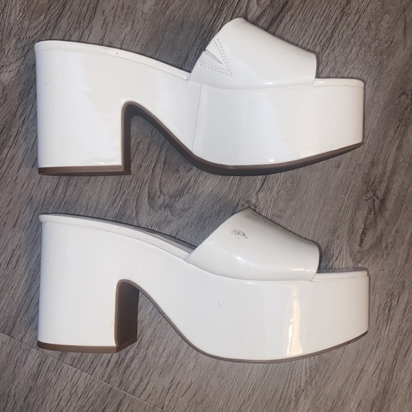 Wild Pair Melbourne Women’s Platform Sandals - Picture 2 of 5